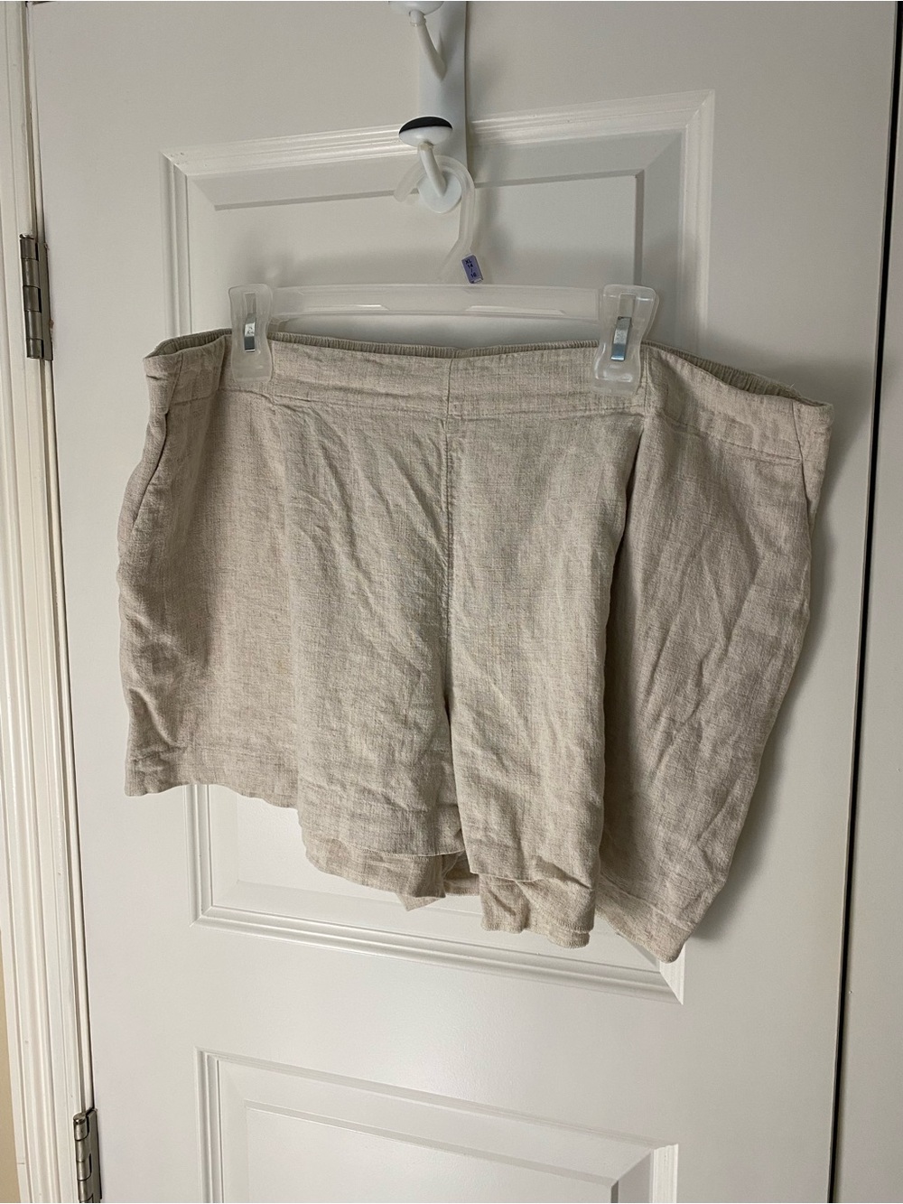 LOFT Women's Light Beige Linen-Blend Shorts